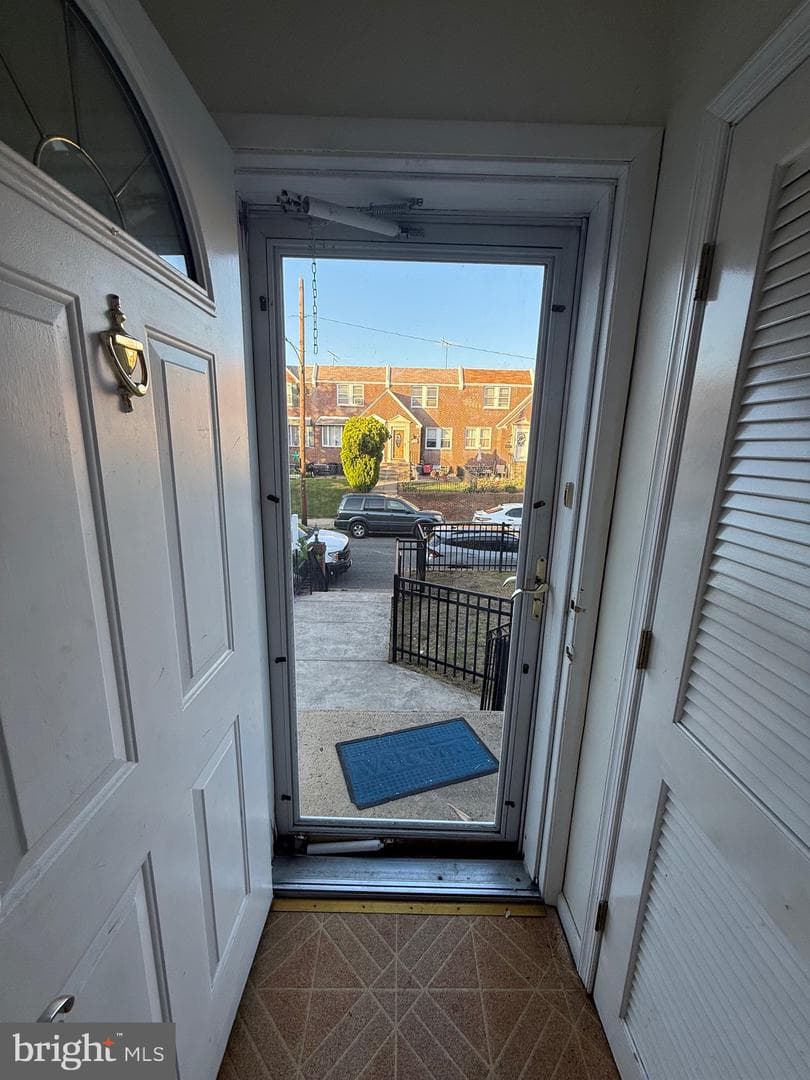 3334 Lansing Street photo 4