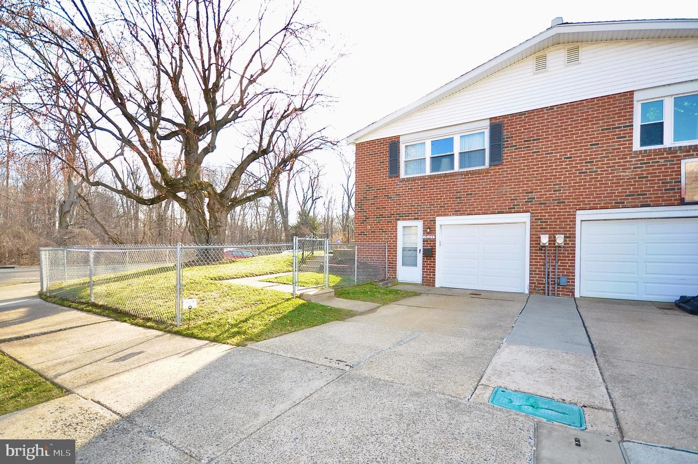 15155 Milford Street photo 38