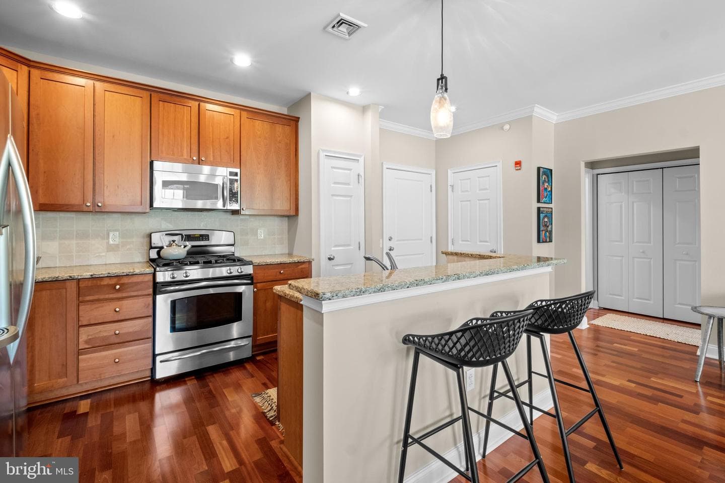 500 Admirals Way #402 photo 5