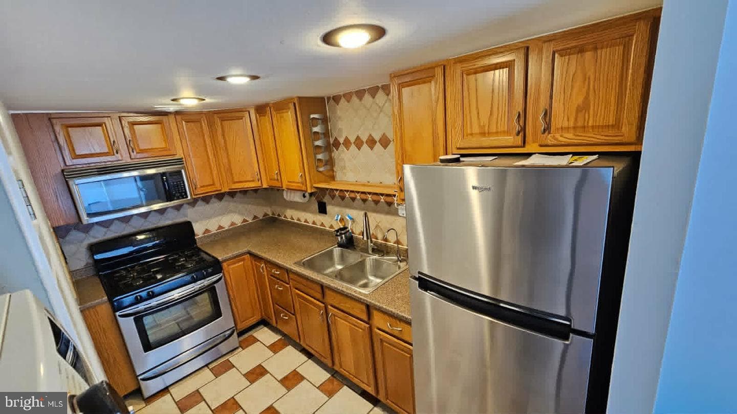 3850 Woodhaven Rd # 503 photo 3