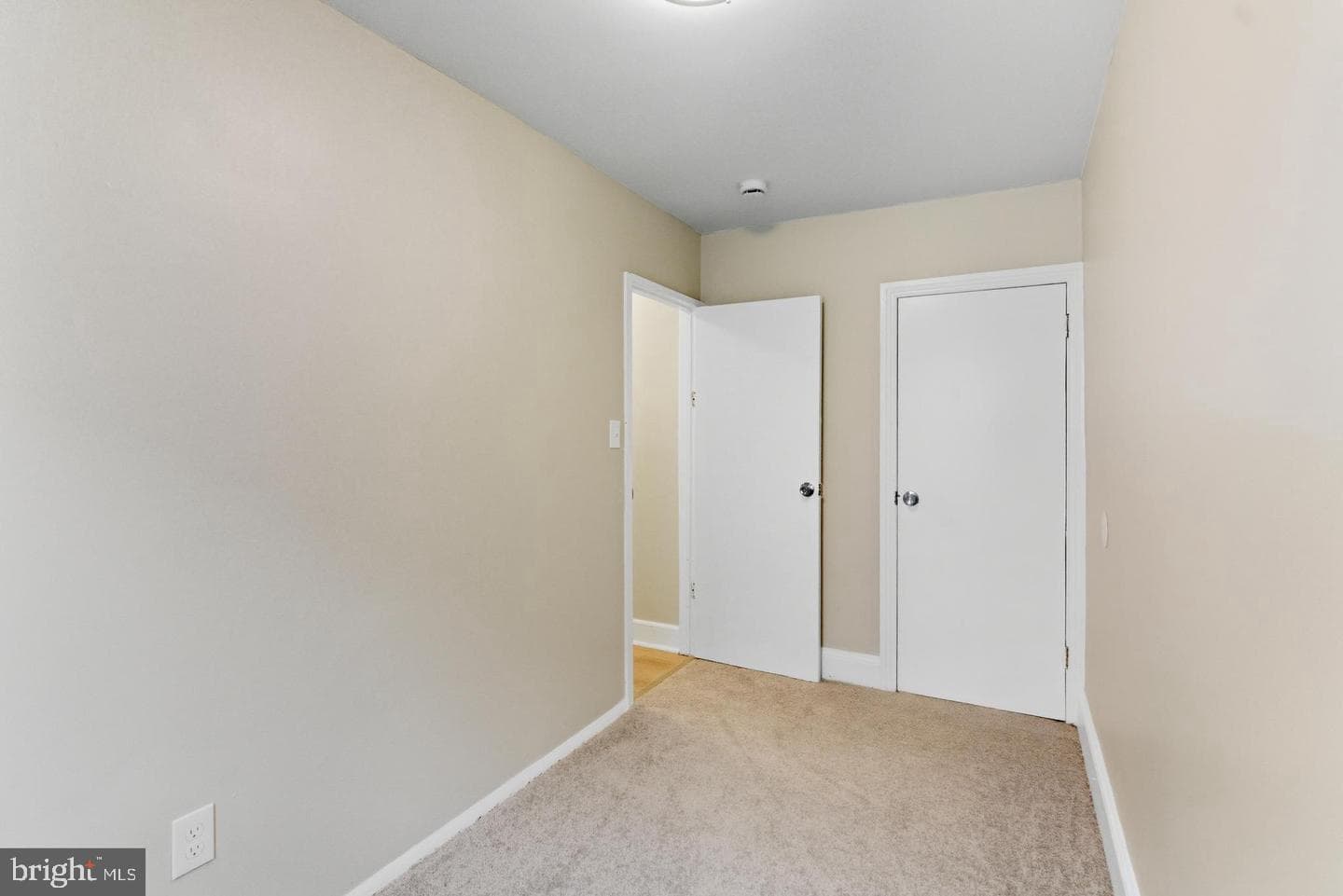 2530 Collins Street photo 9