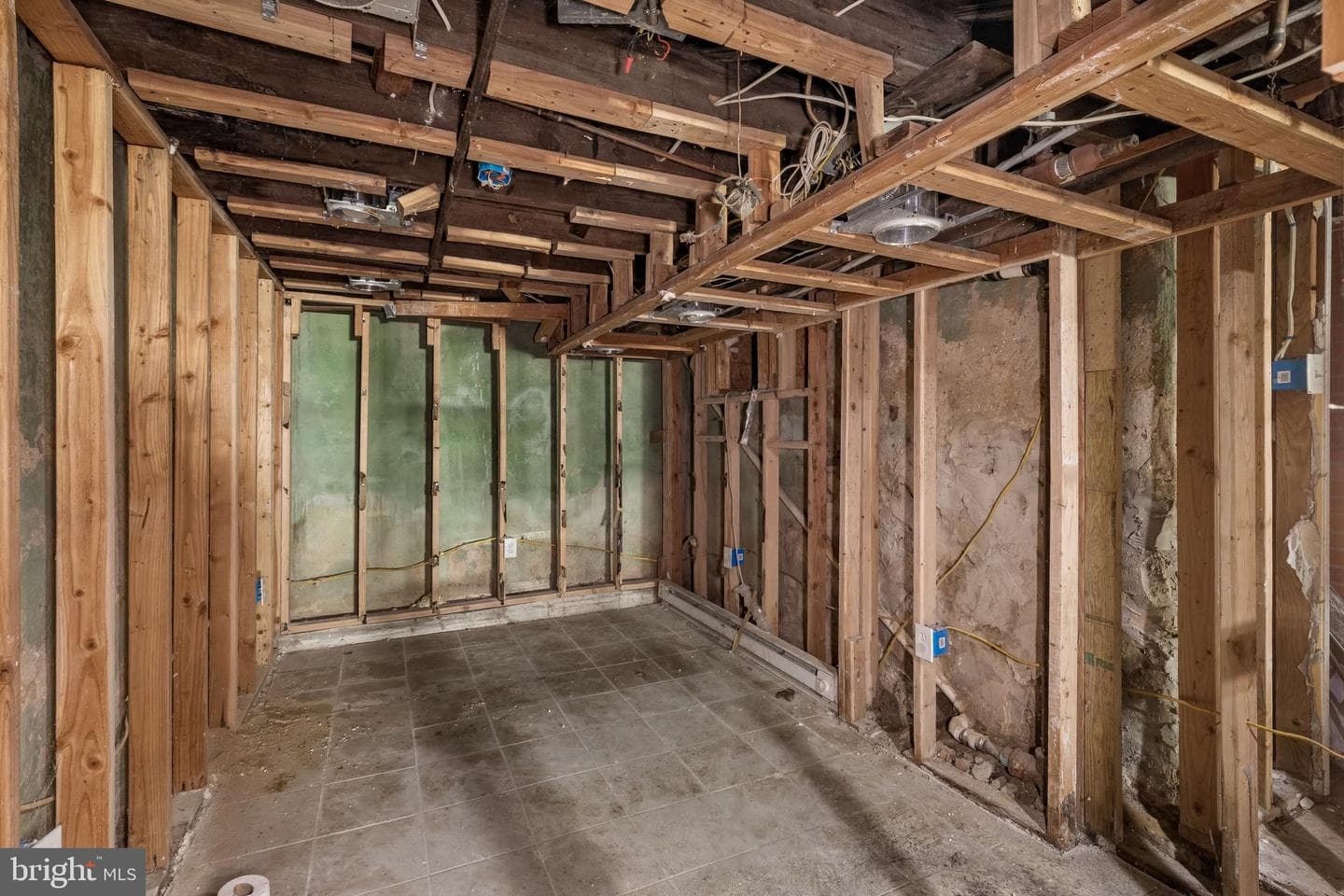 2245 E Cambria Street photo 24