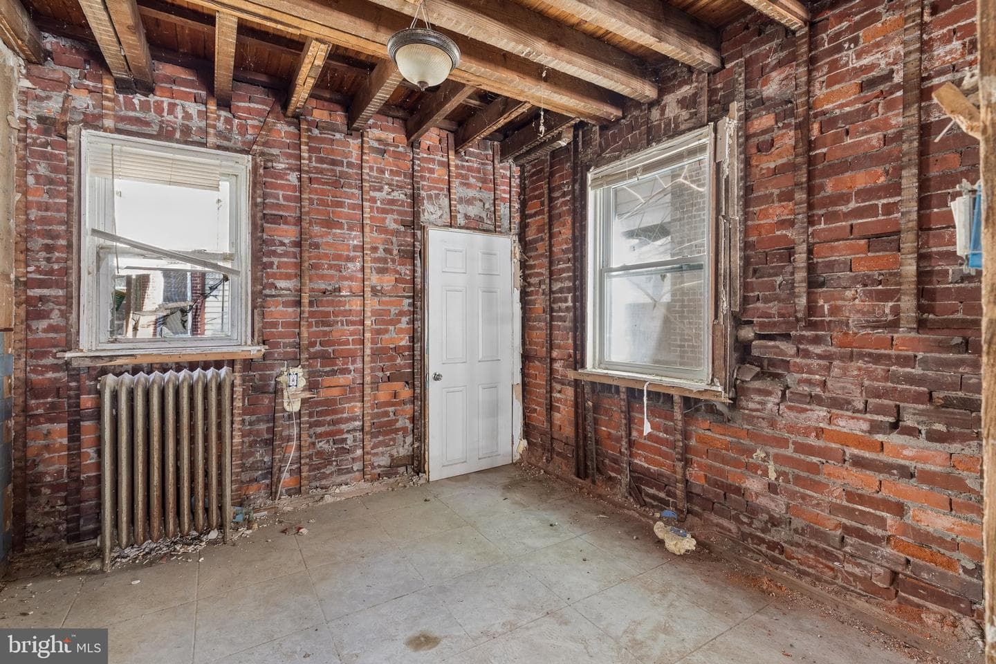 2245 E Cambria Street photo 9