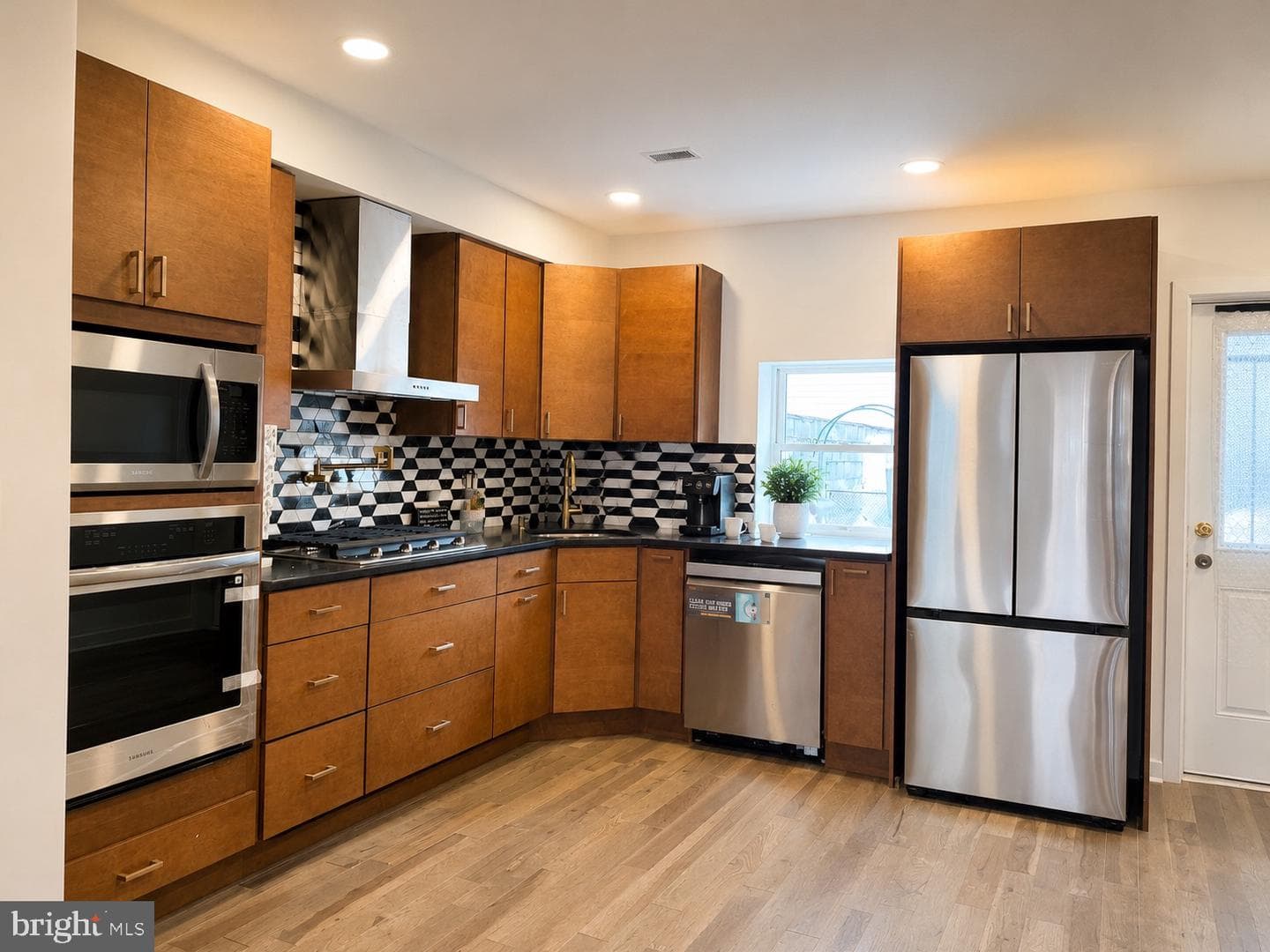 2620 Almond Street photo 4