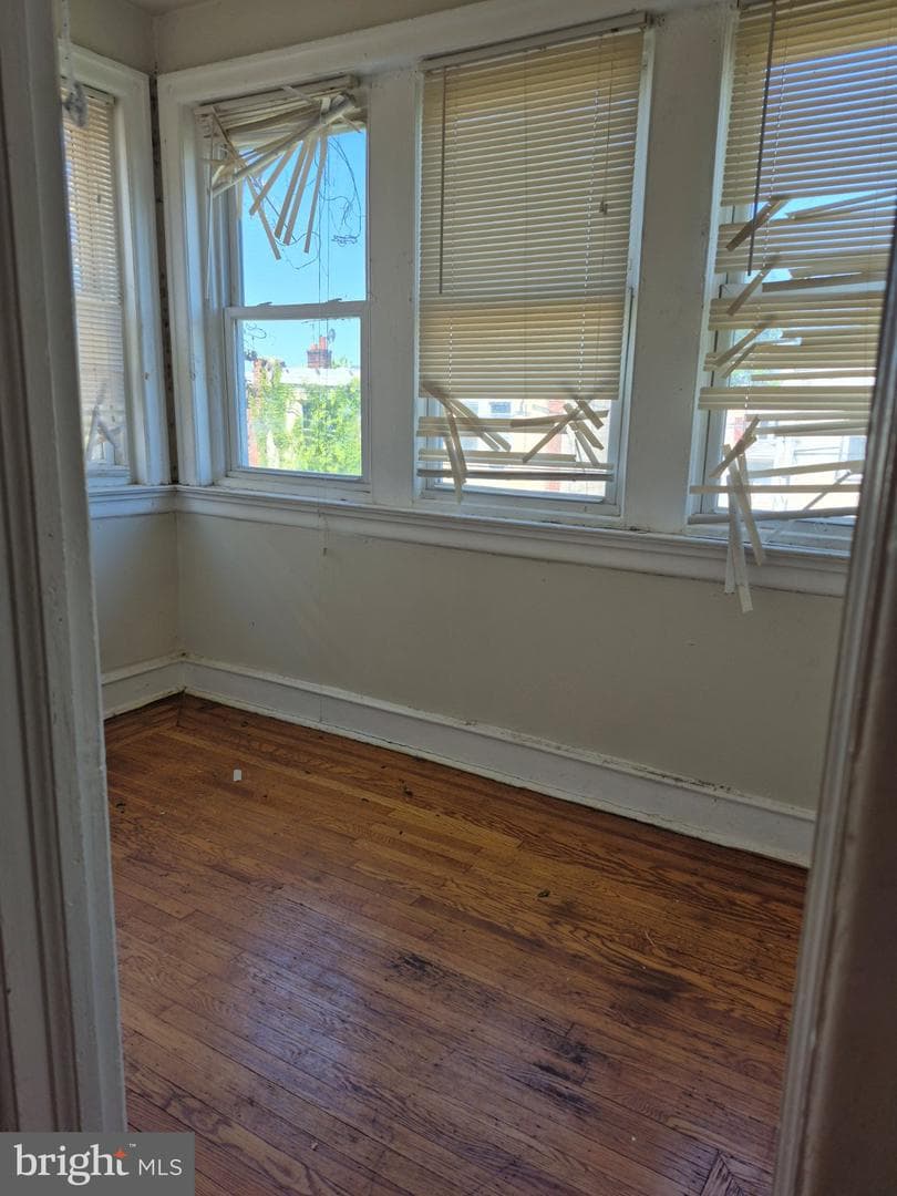 5907 Chester Avenue photo 5