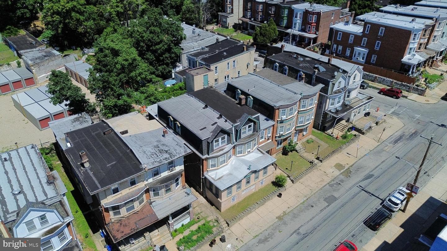 45 W Logan Street photo 4