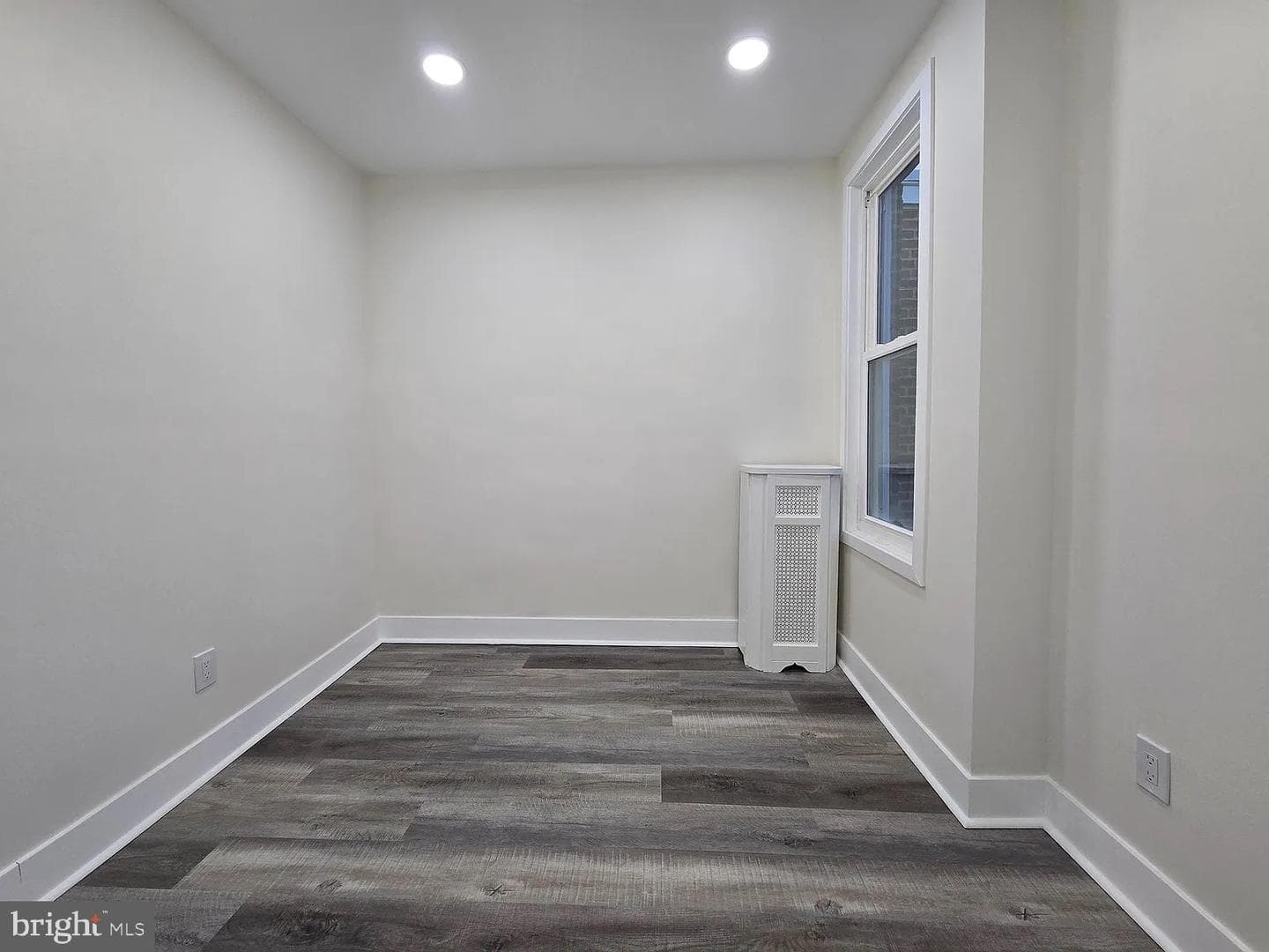 962 Carver Street photo 16