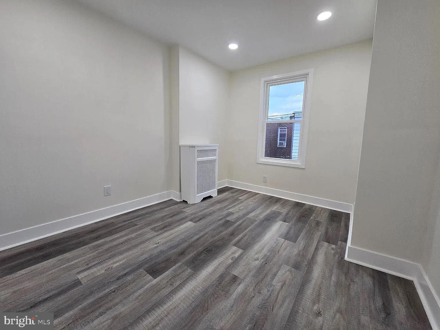 962 Carver Street photo 17
