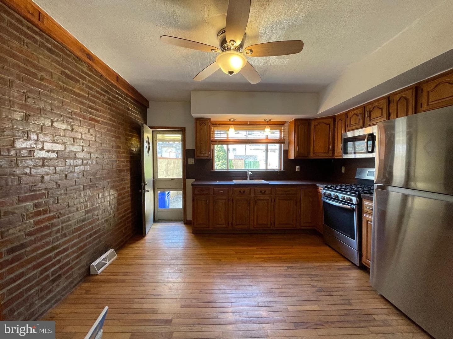 344 Wolf Street photo 6