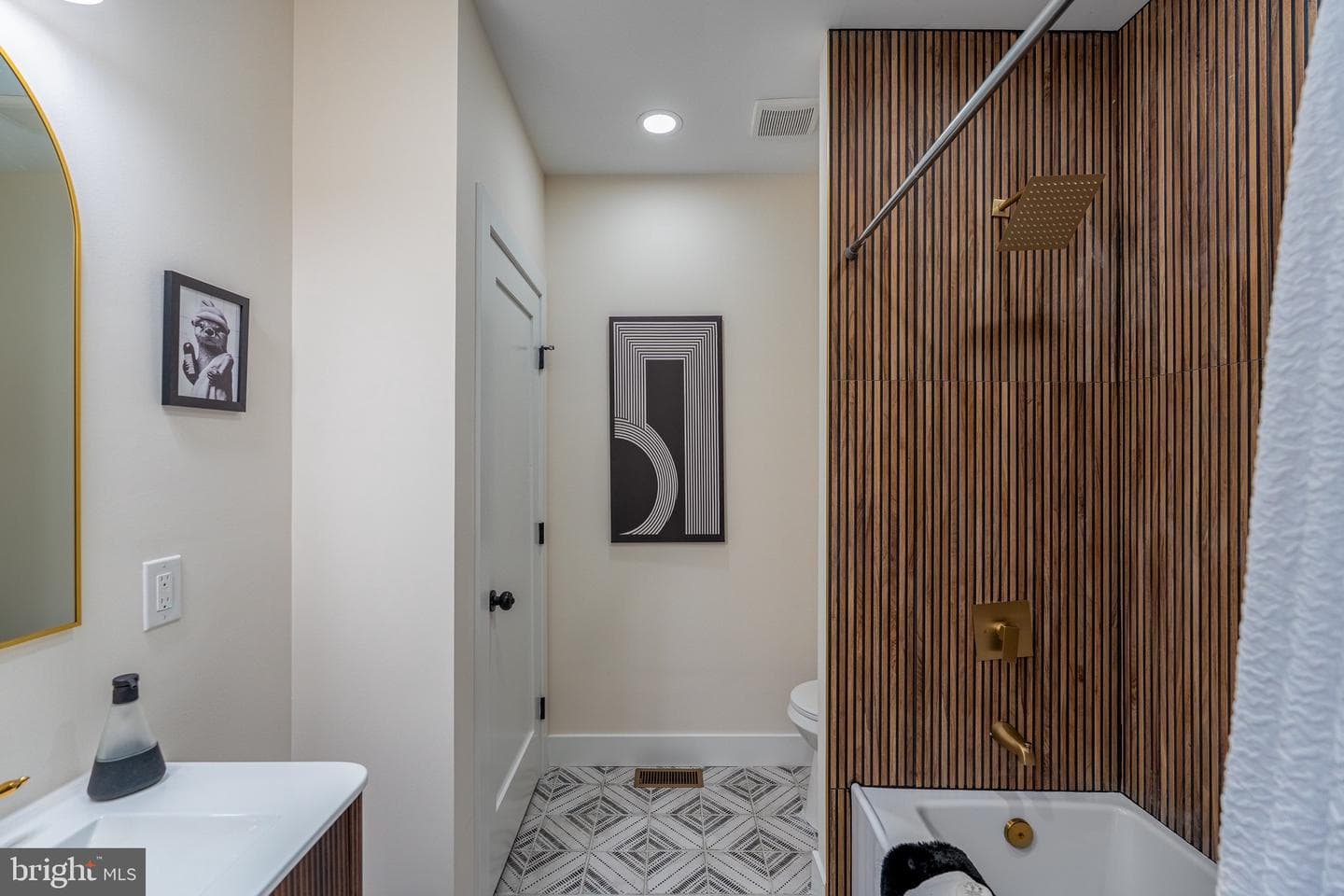 1405 N Corlies Street photo 19