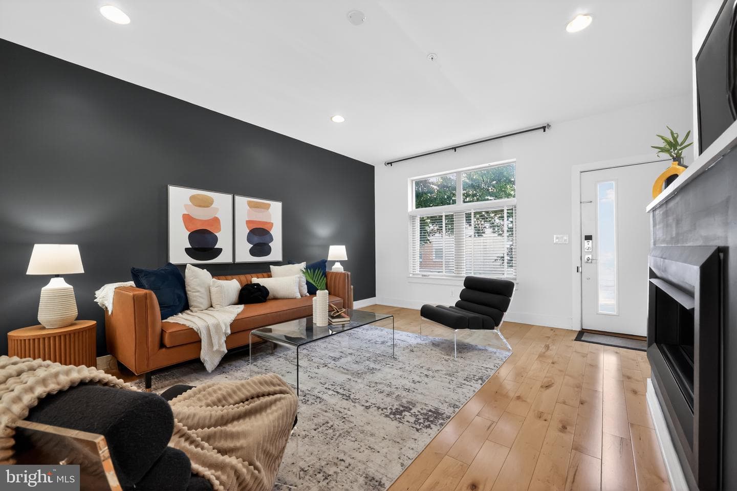 973 N 5th Street photo 3