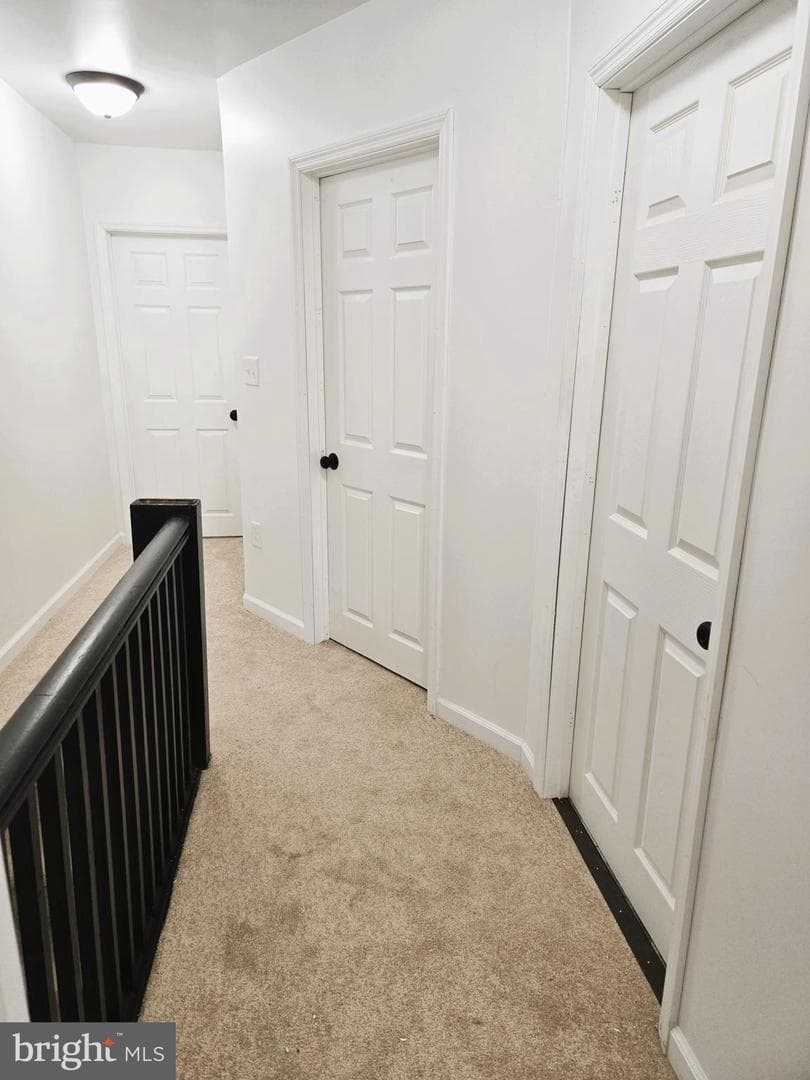 1632 S Lindenwood Street photo 12