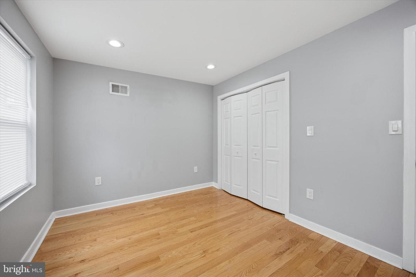 2036 N Darien Street photo 14