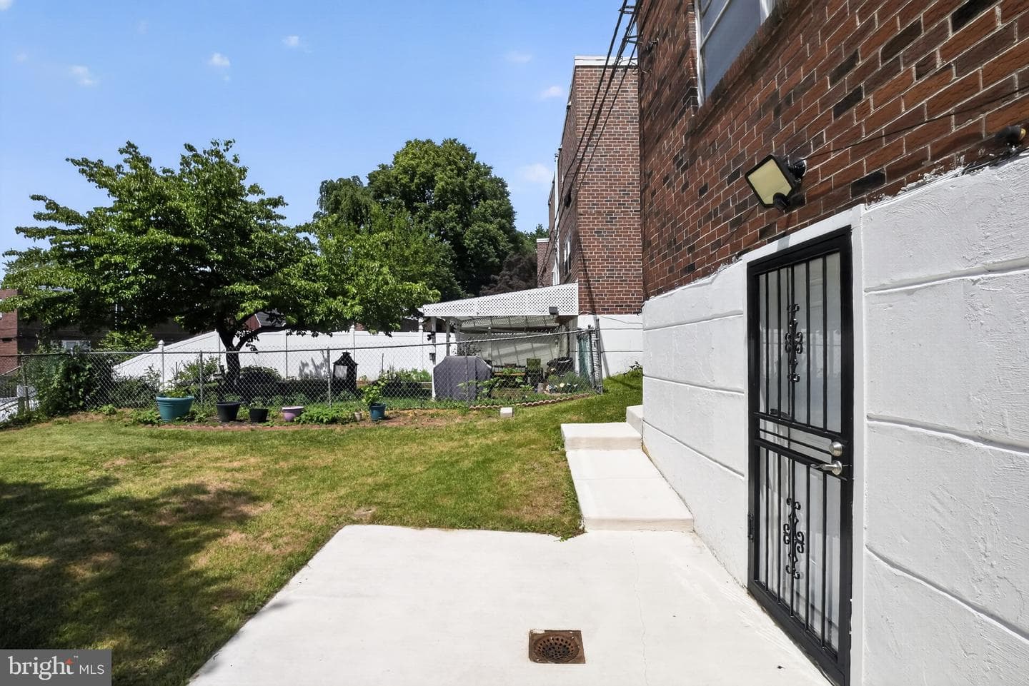 8906 Sylvia Lane photo 28