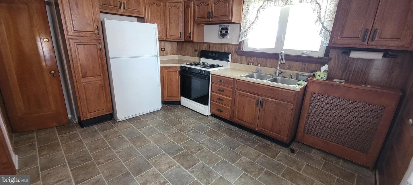 538 Kerper Street photo 9