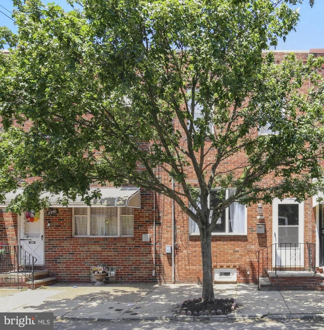 2932 E Thompson Street photo 25