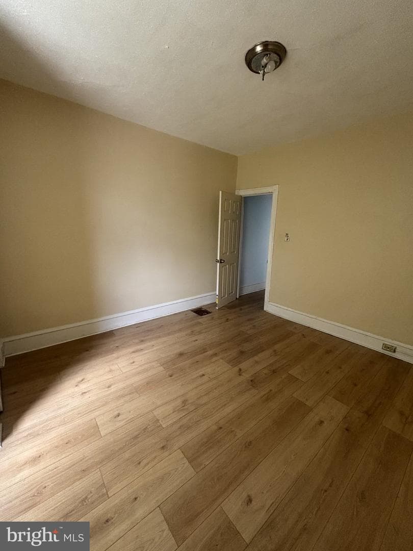 4636 Oakland Street photo 7