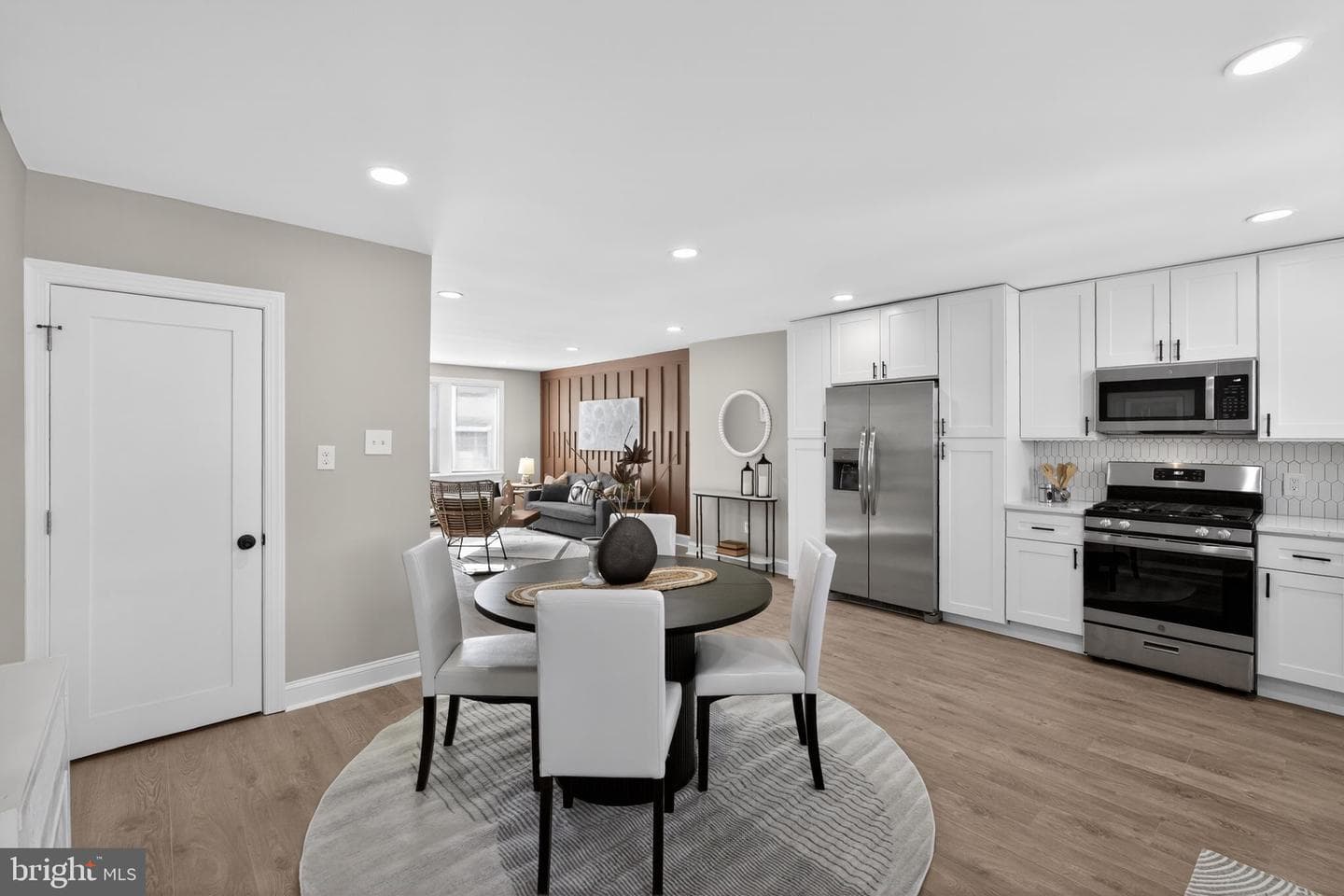 321 E Gorgas Ln photo 10