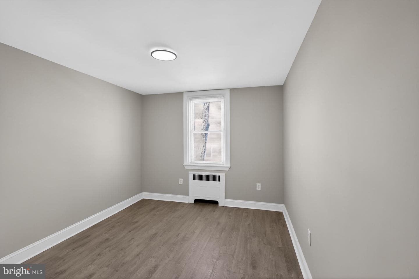321 E Gorgas Ln photo 20