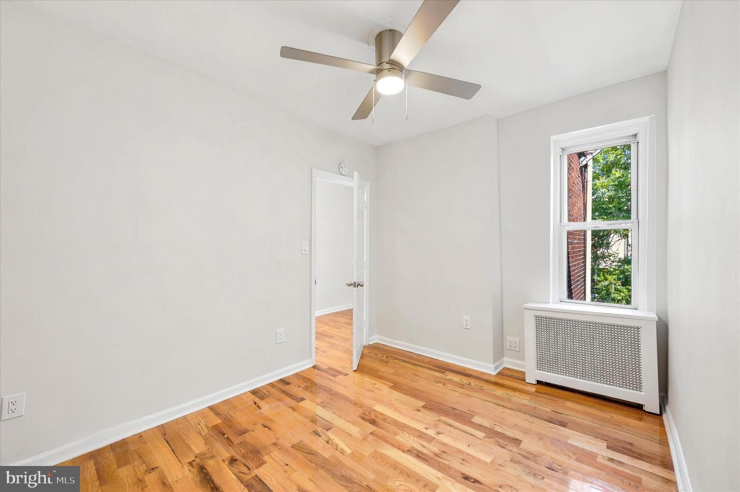 3052 Aramingo Avenue photo 10