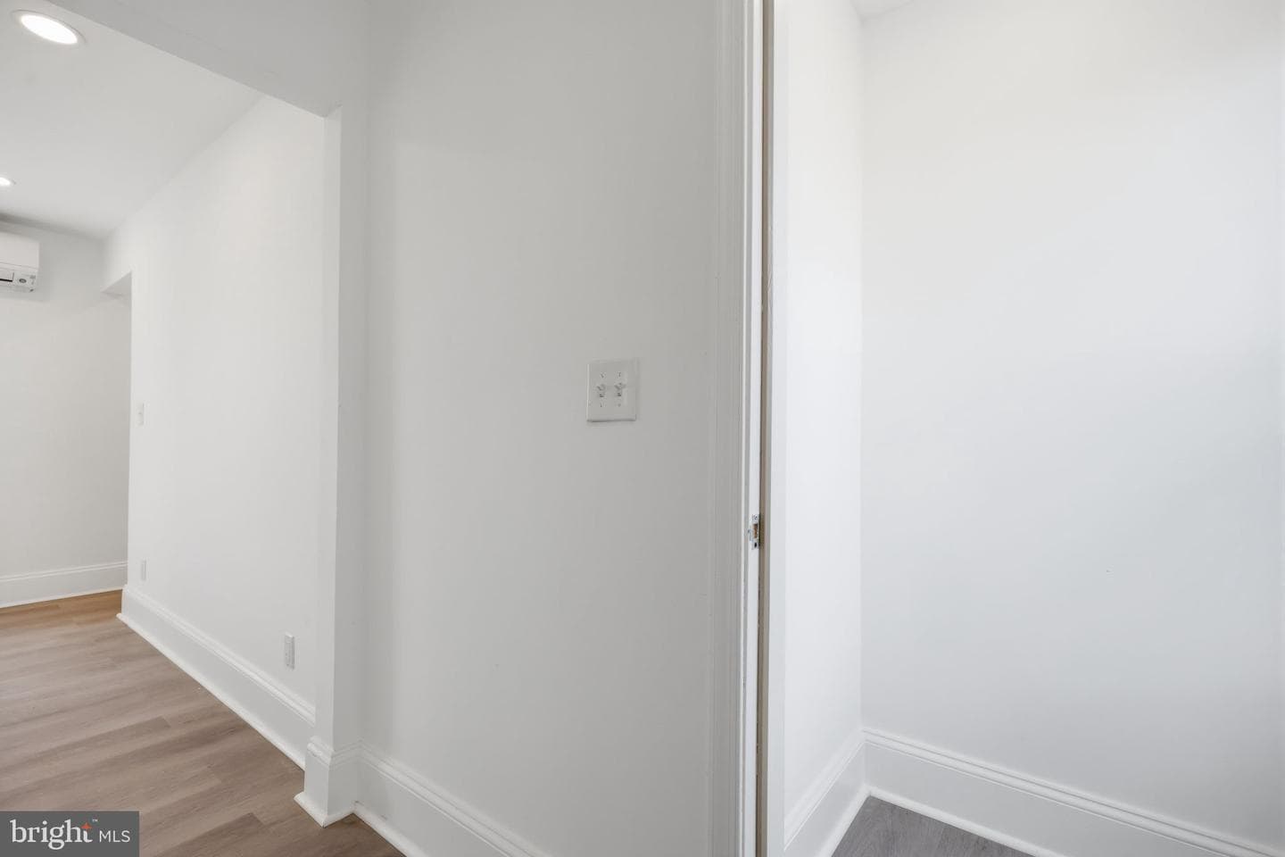 1820 Plum photo 14