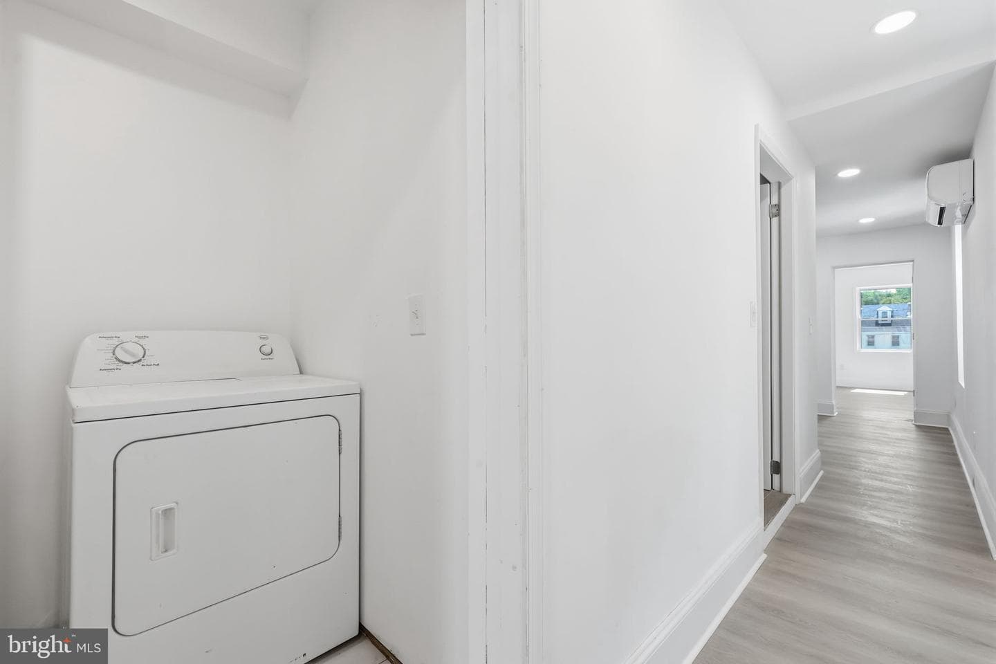 1820 Plum photo 26