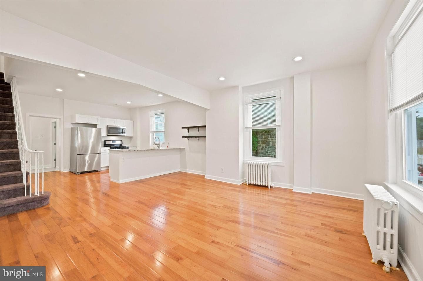 114 W Salaignac Street photo 3