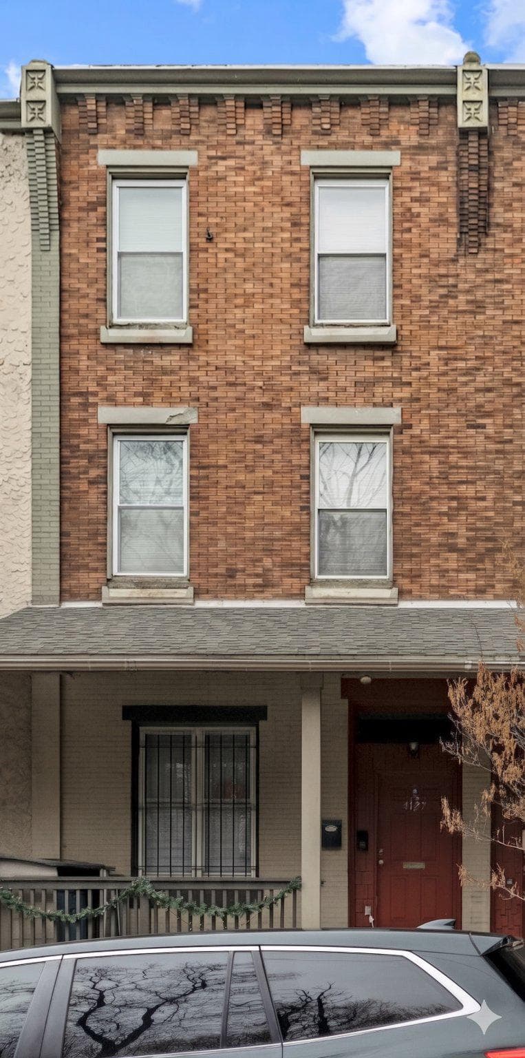 4127 Woodland Avenue photo 1