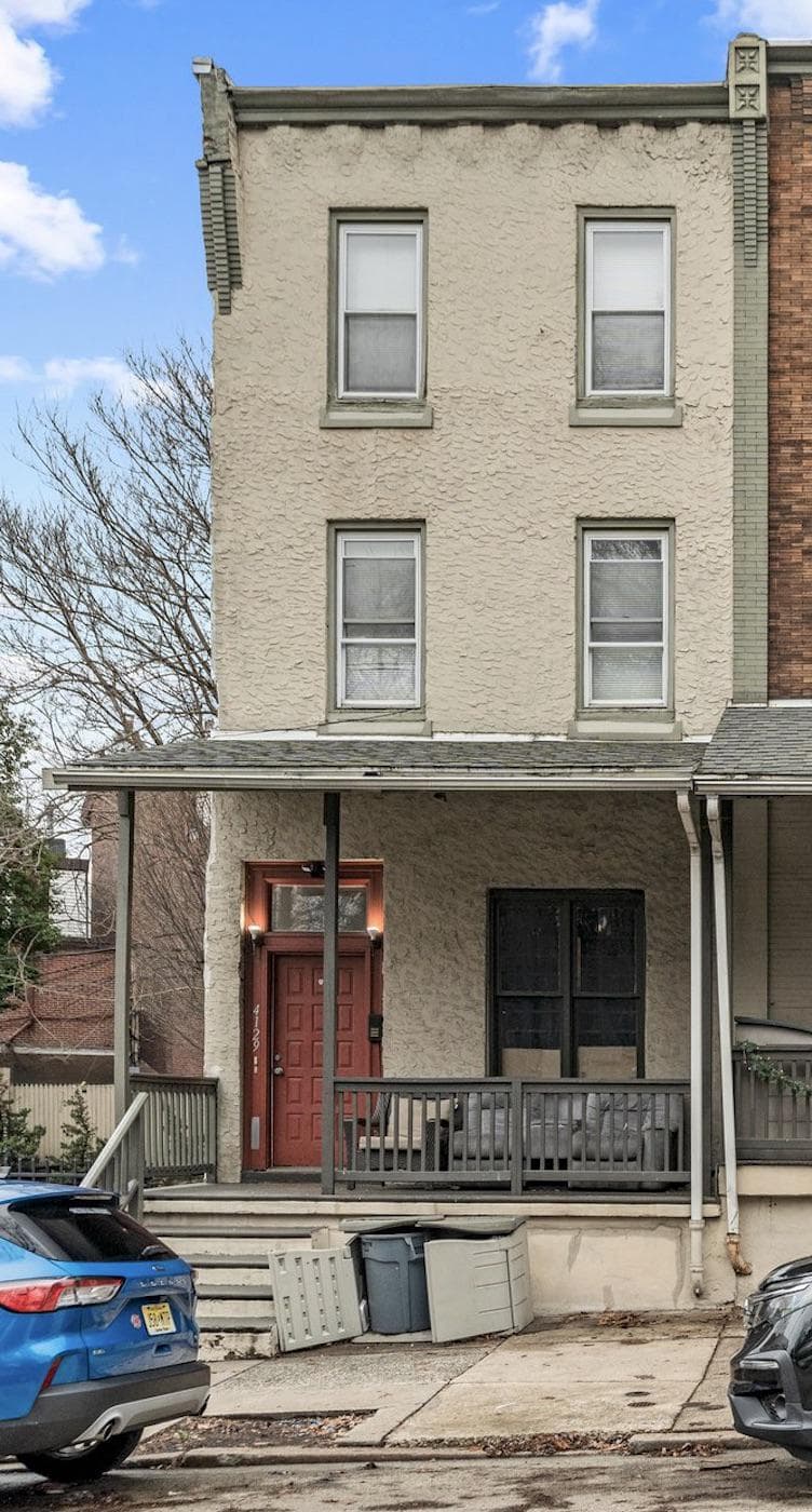 4129 Woodland Avenue photo 1