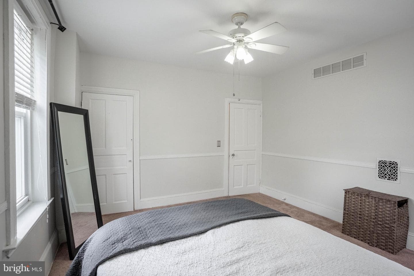 4326 Mitchell Street photo 16