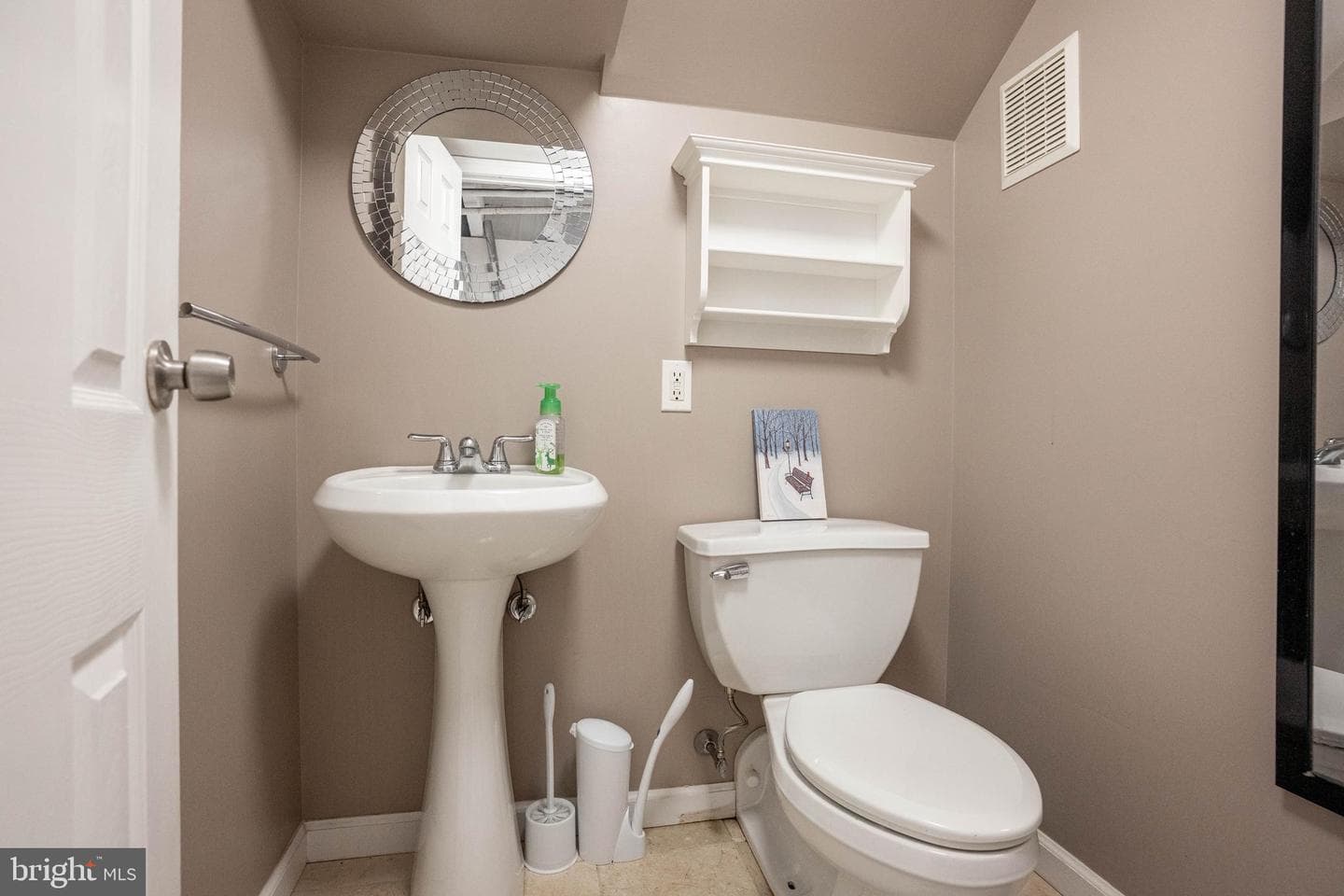 4326 Mitchell Street photo 24