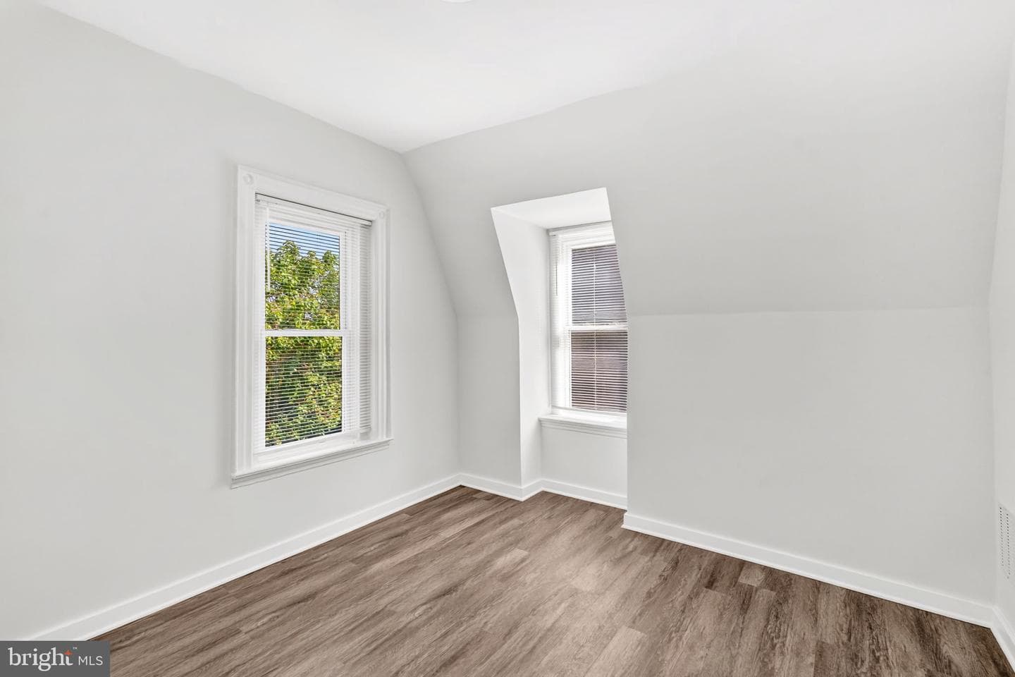 216 W Penn Street photo 27