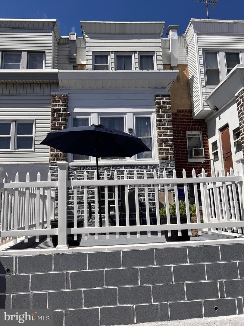 207 E Fisher Avenue
