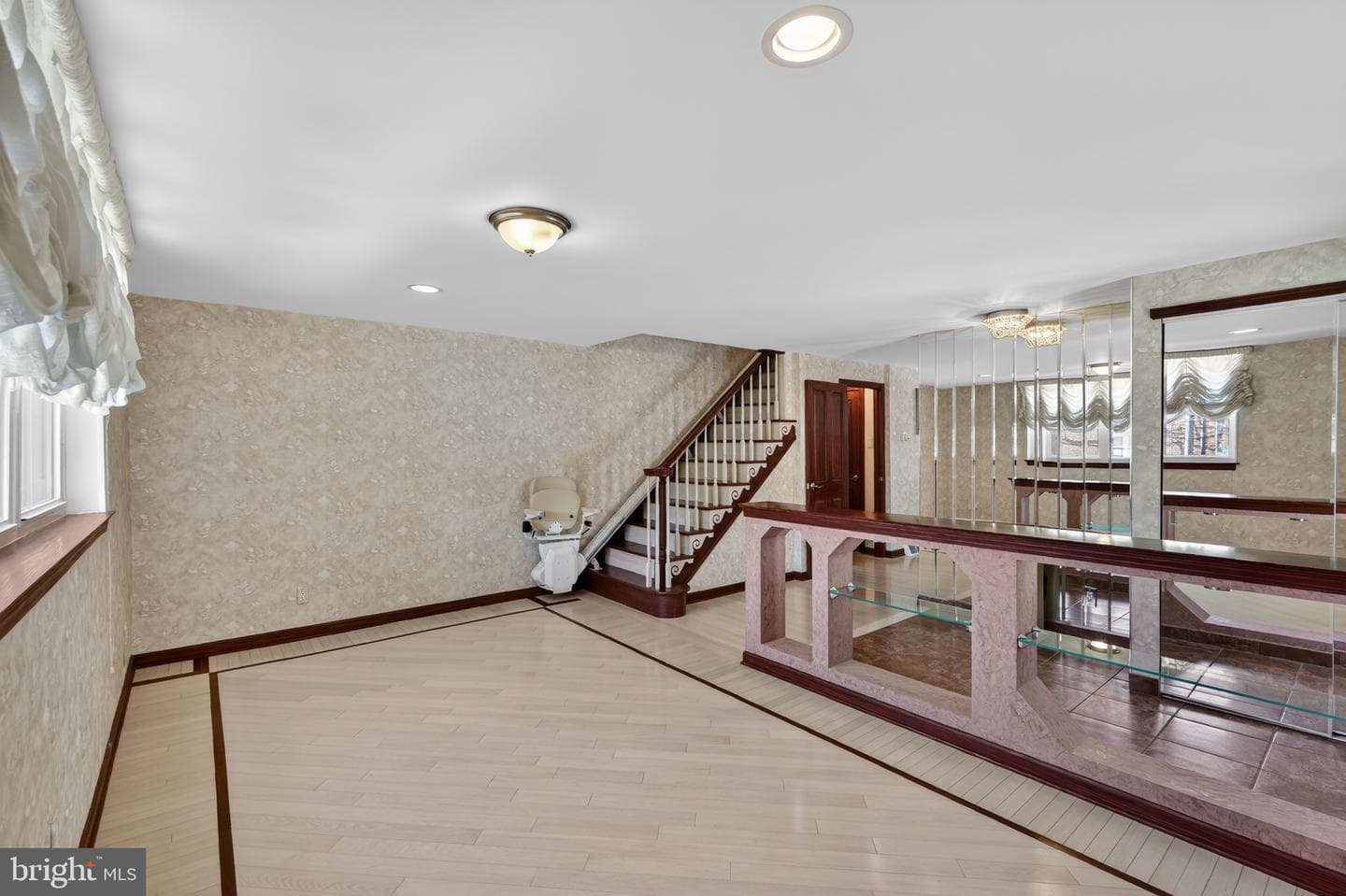 327 Nandina Street photo 5