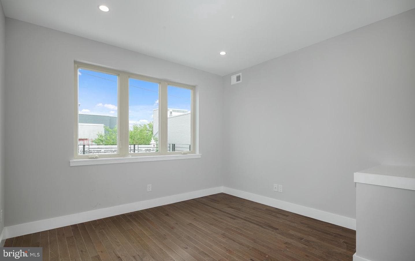 2209 Cross Street photo 16