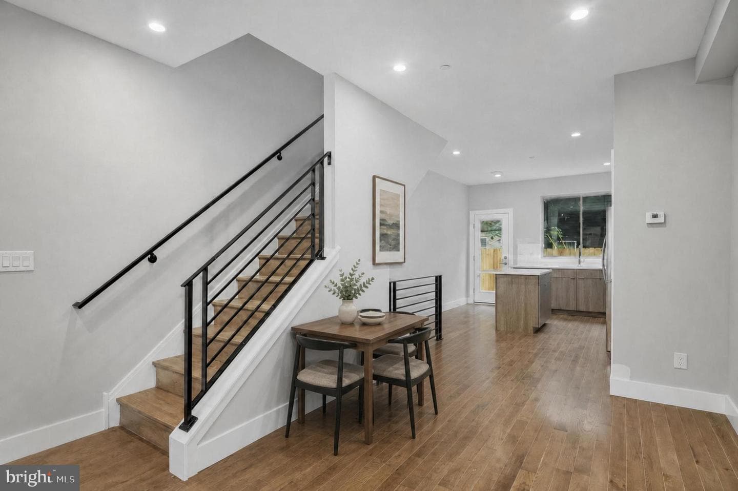 2209 Cross Street photo 4