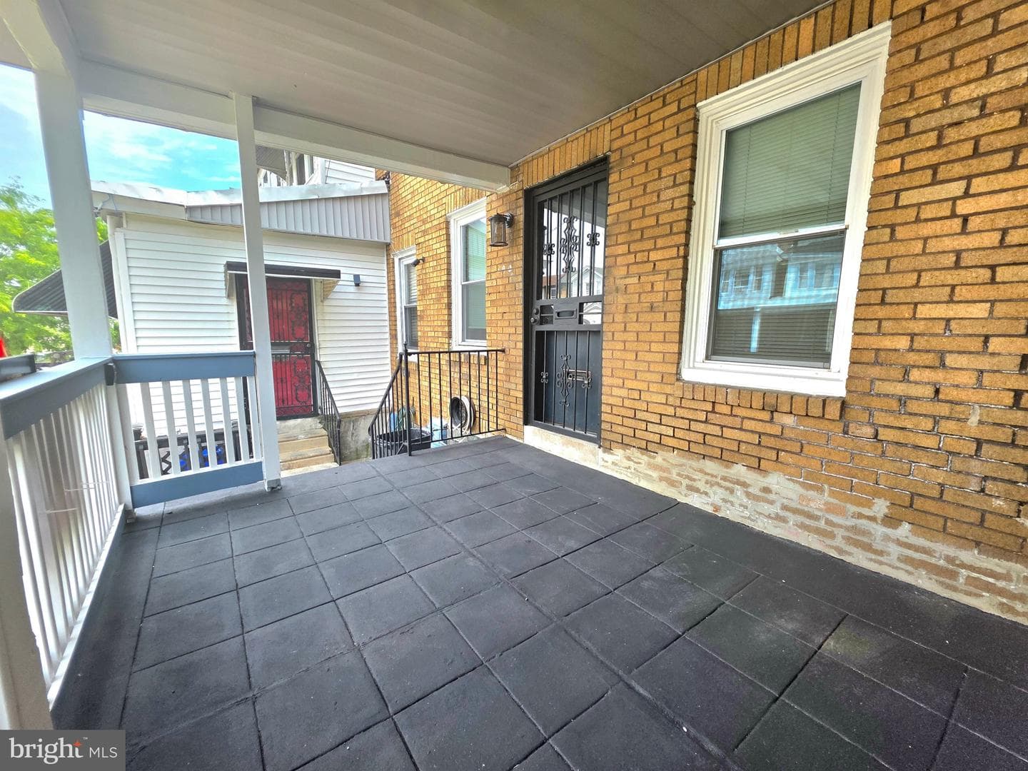 1108 E Stafford Street photo 3