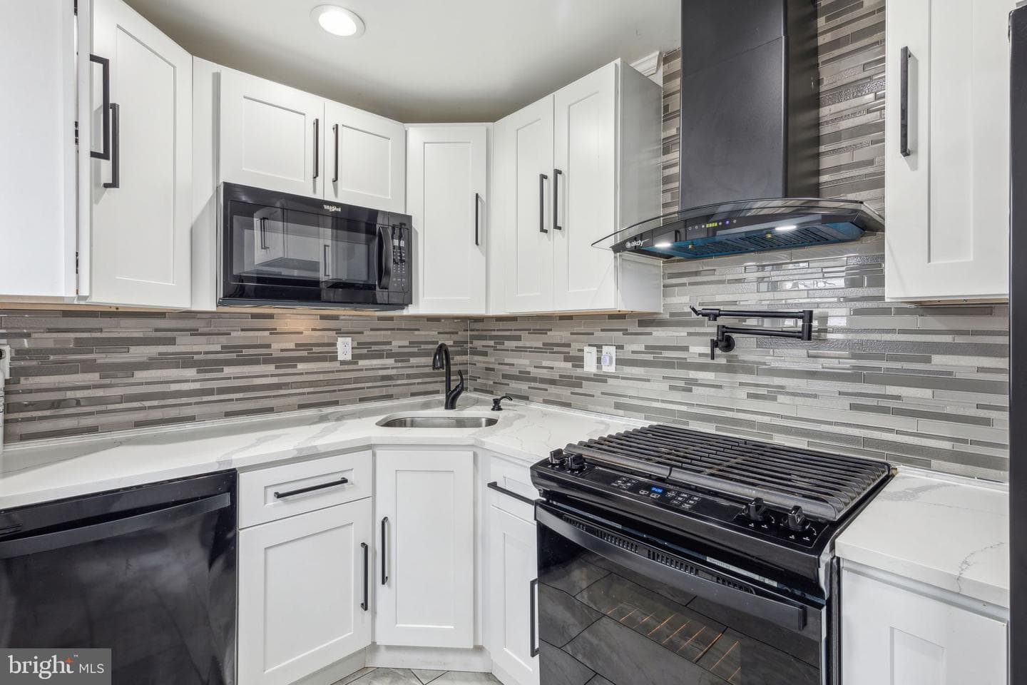 1450 N Marston Street photo 20