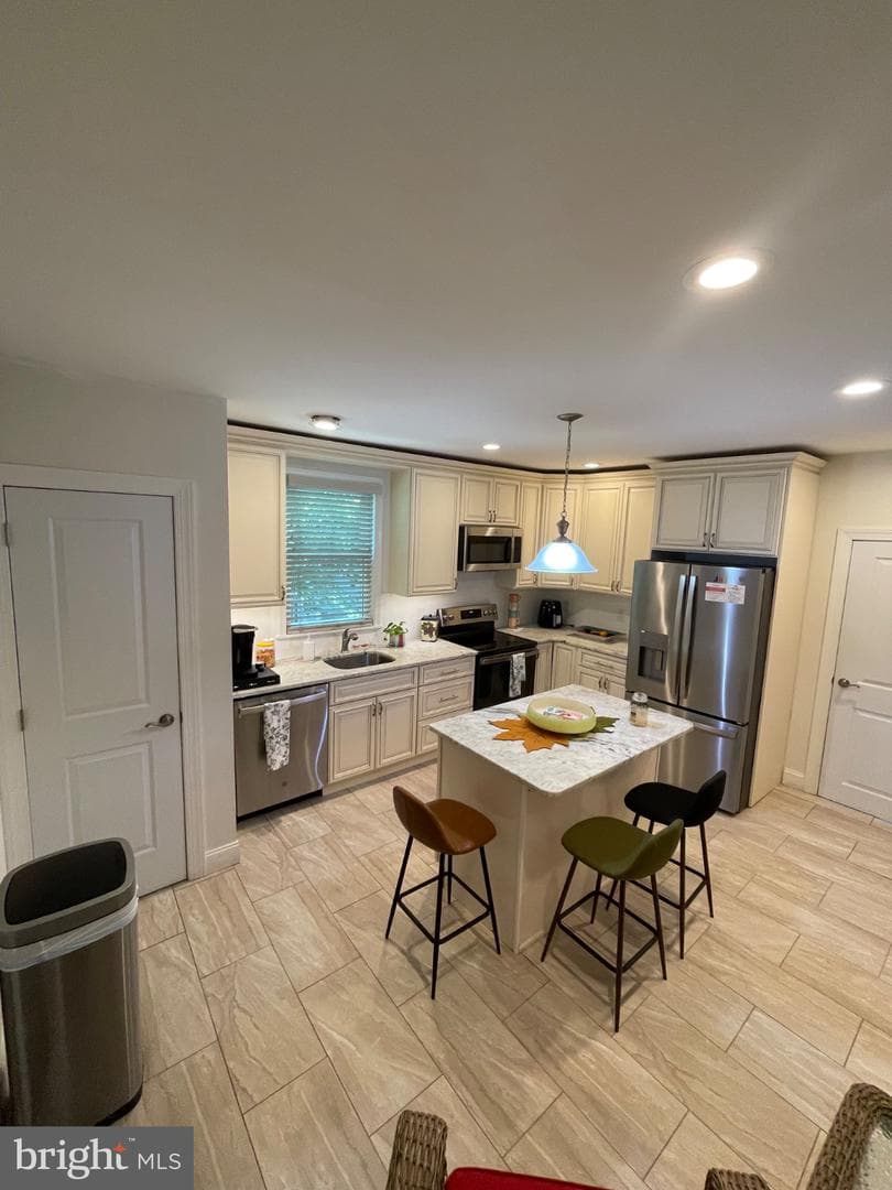 8129 Pine Road photo 13