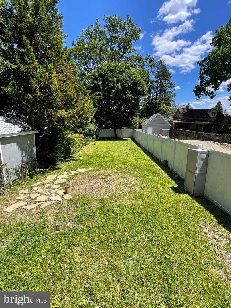 8129 Pine Road photo 30