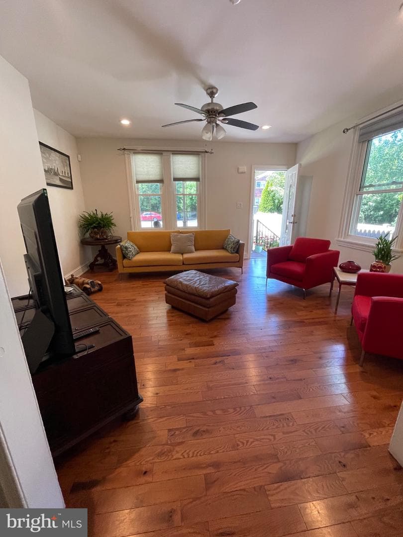 8129 Pine Road photo 9