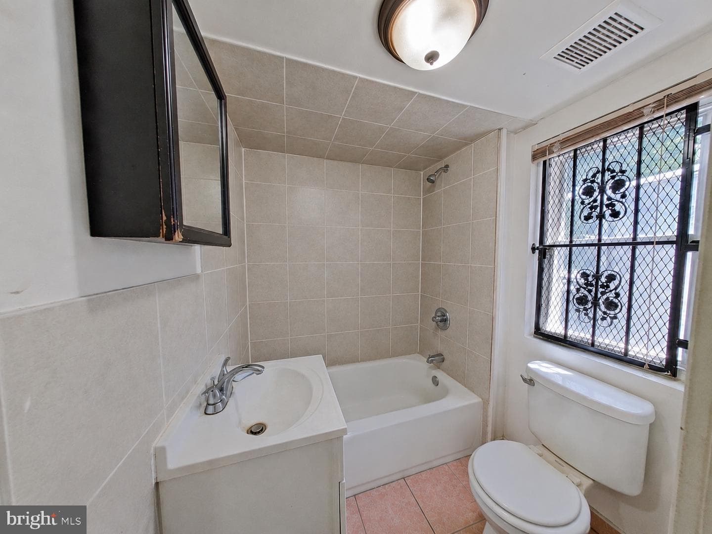 1921 N Darien Street photo 9