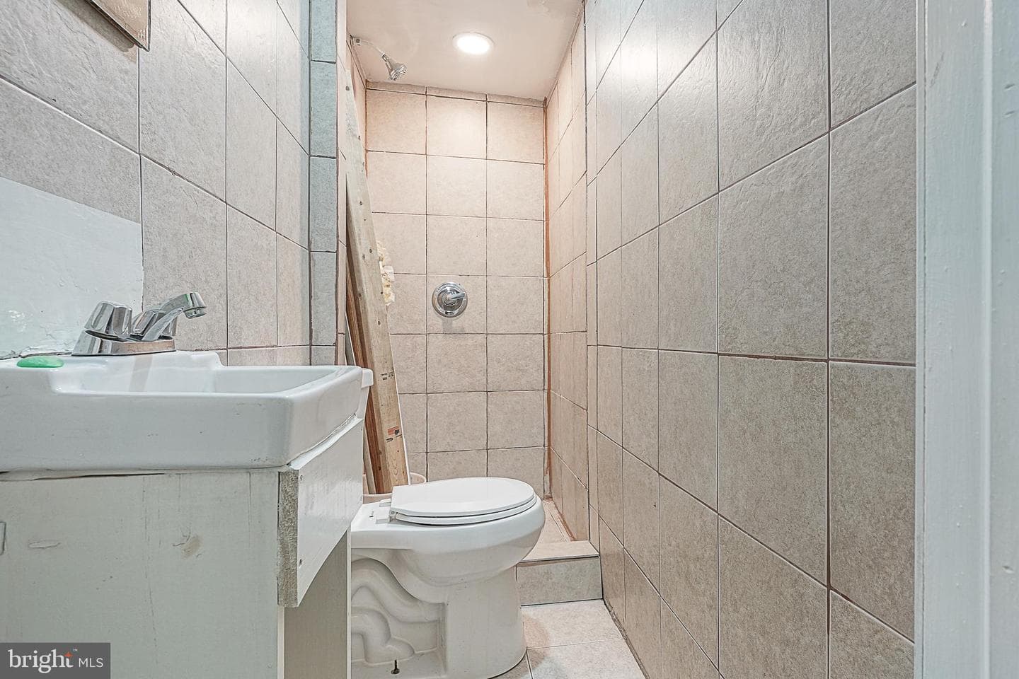 2106 N Orianna Street photo 14