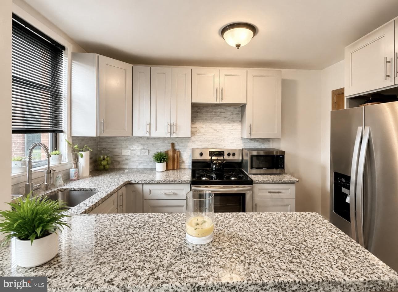 1122 Elbridge Street photo 3