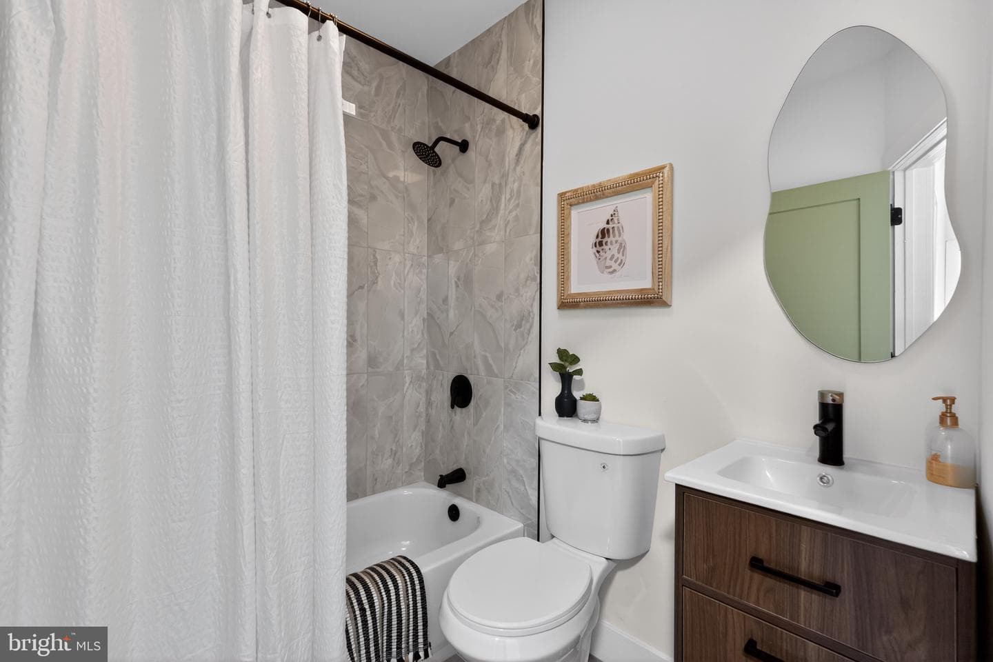 2221 S Carlisle Street photo 18