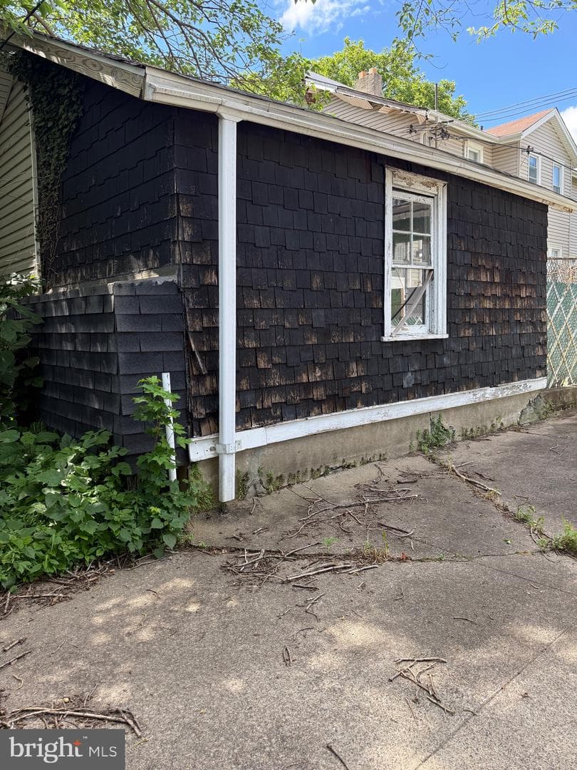 311 Unruh Avenue photo 14