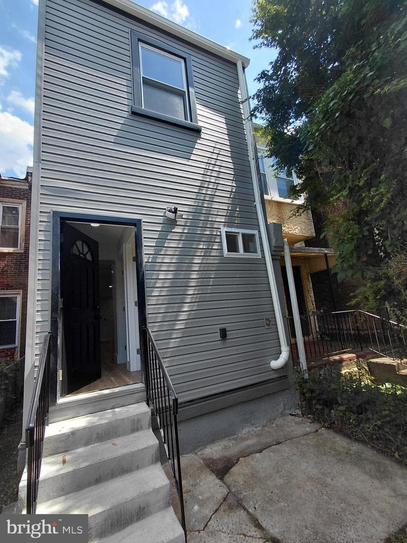 43 E Sharpnack Street photo 17
