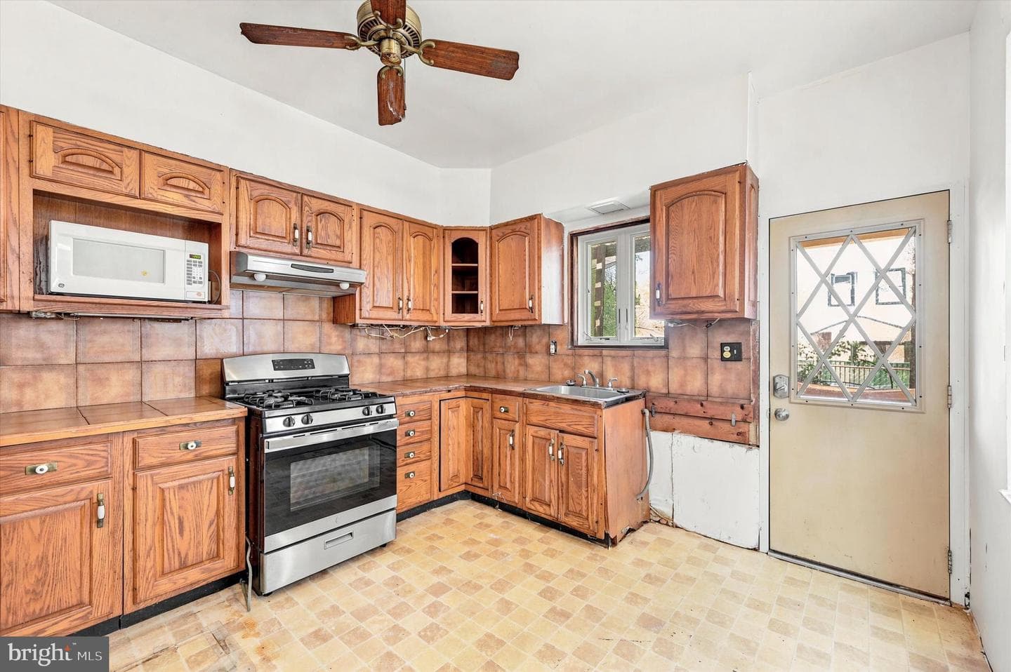 2417 E Cumberland Street photo 14