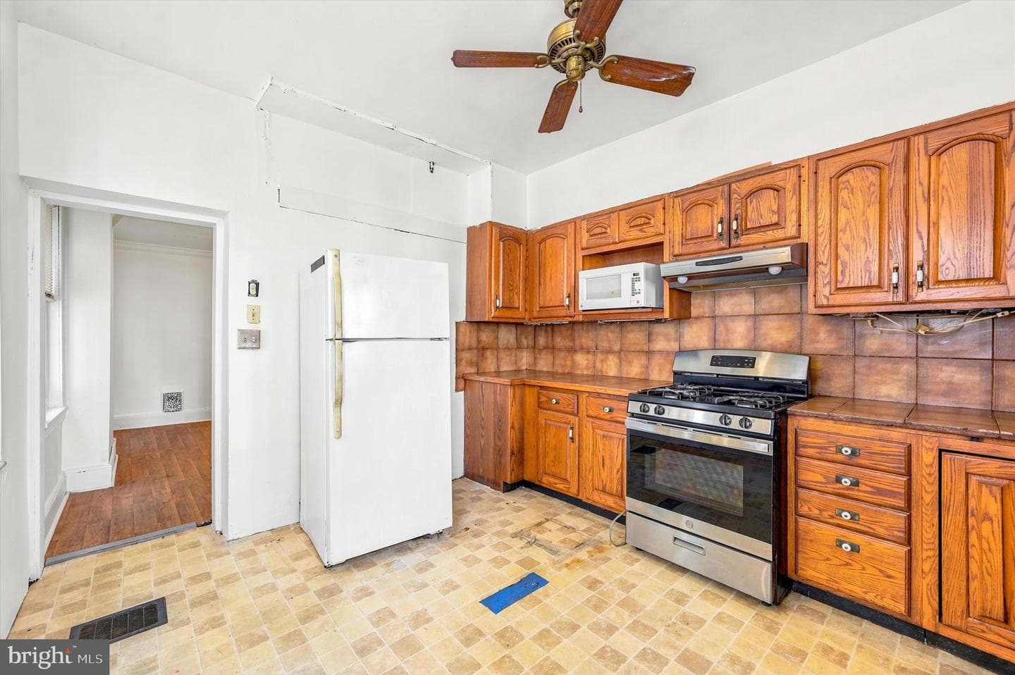 2417 E Cumberland Street photo 15