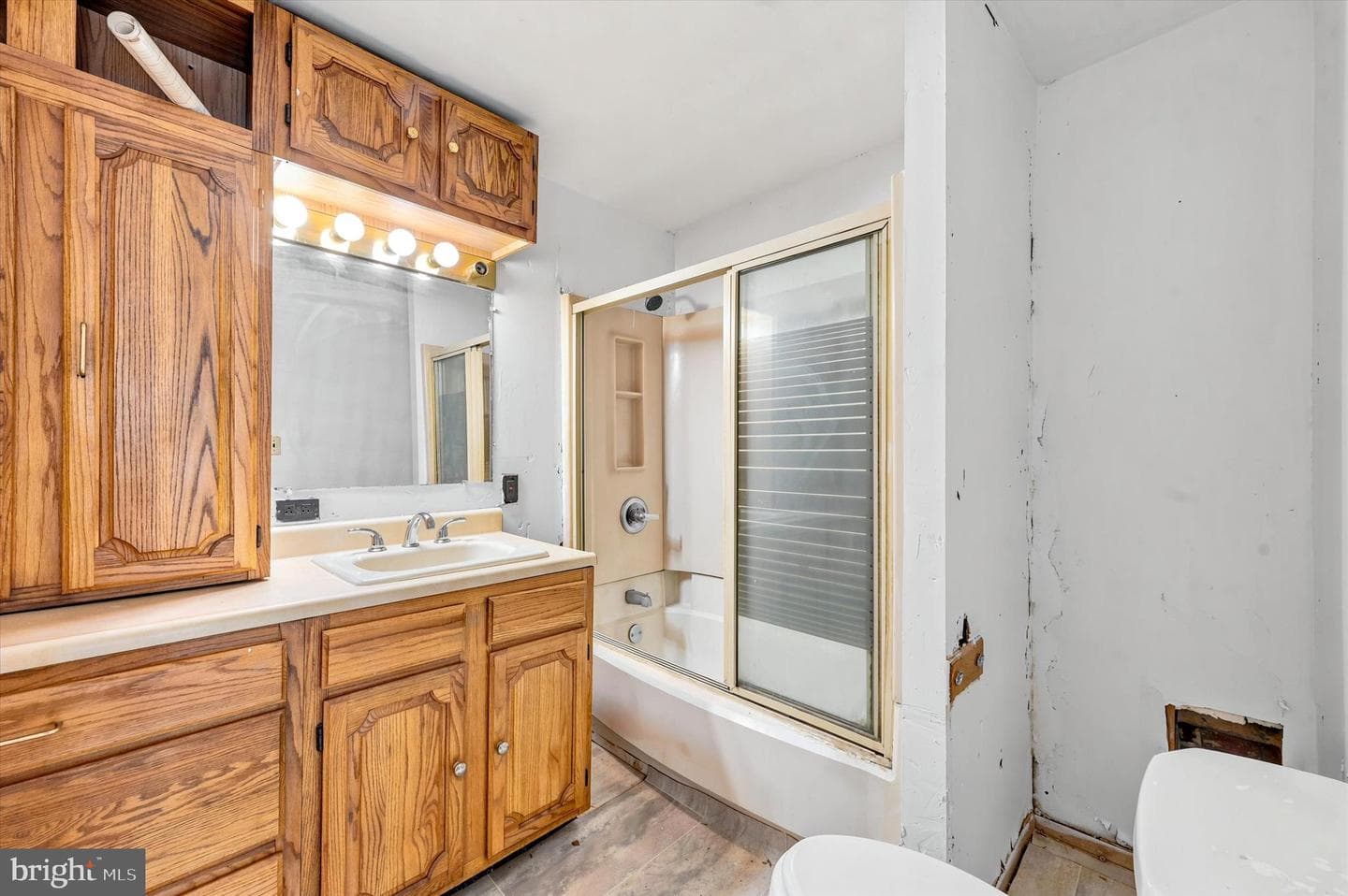 2417 E Cumberland Street photo 21